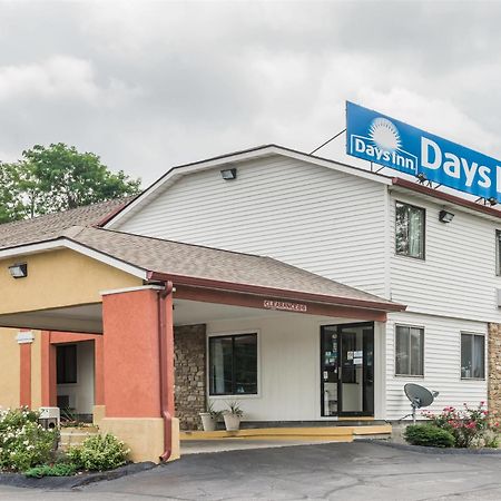 Days Inn By Wyndham Bloomington Eksteriør billede