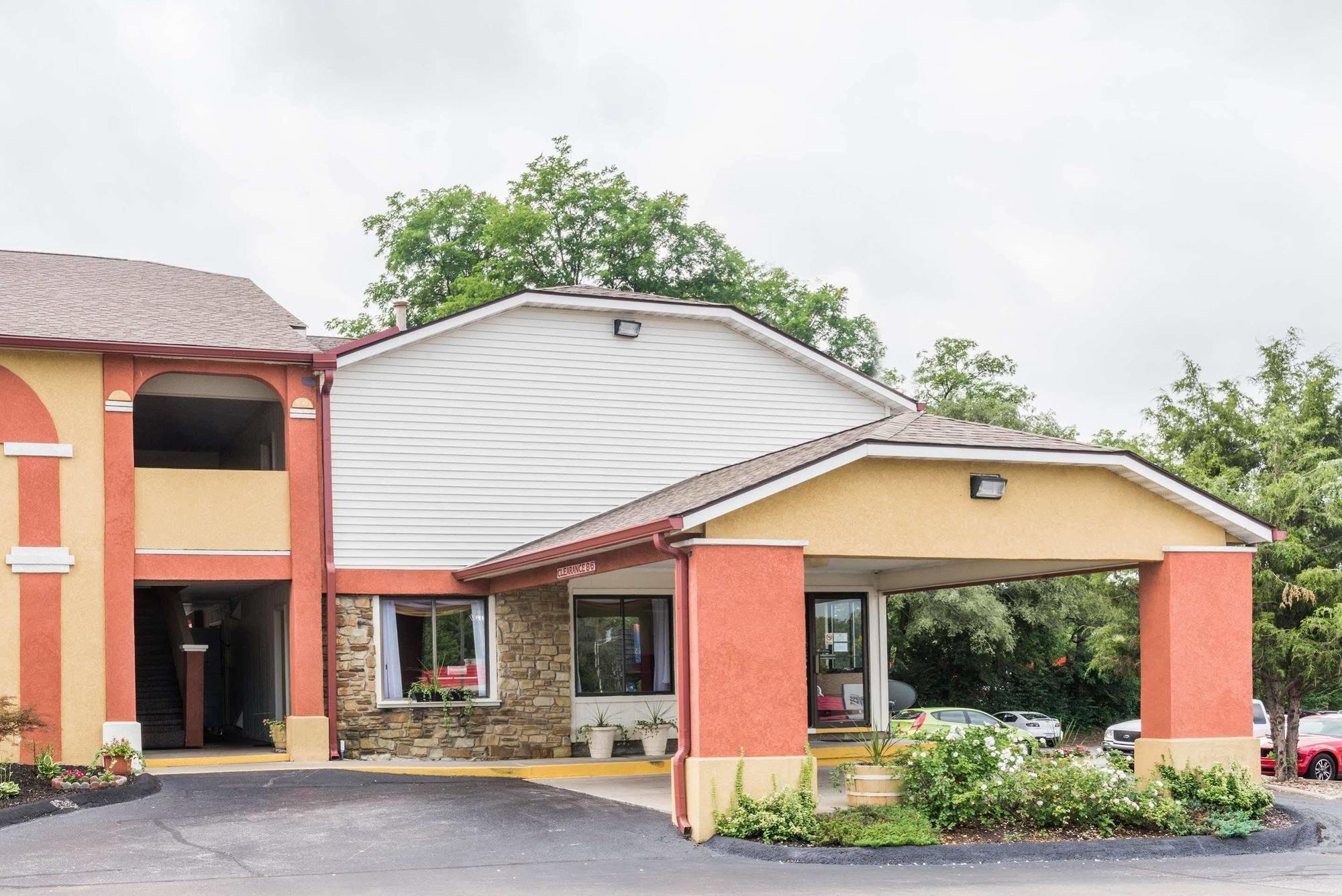 Days Inn By Wyndham Bloomington Eksteriør billede