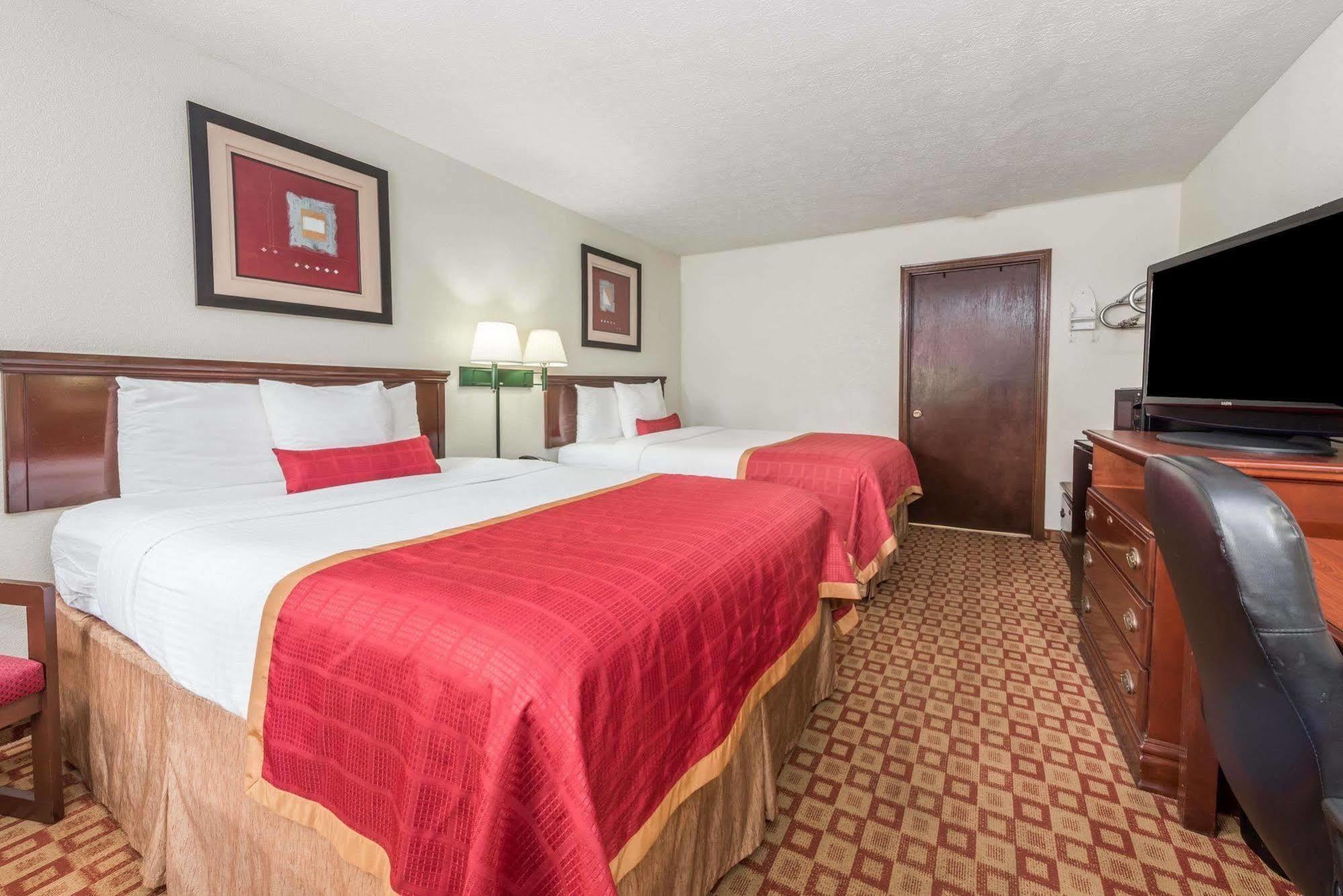 Days Inn By Wyndham Bloomington Eksteriør billede