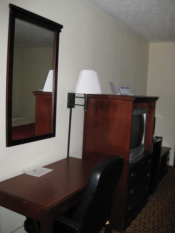 Days Inn By Wyndham Bloomington Eksteriør billede